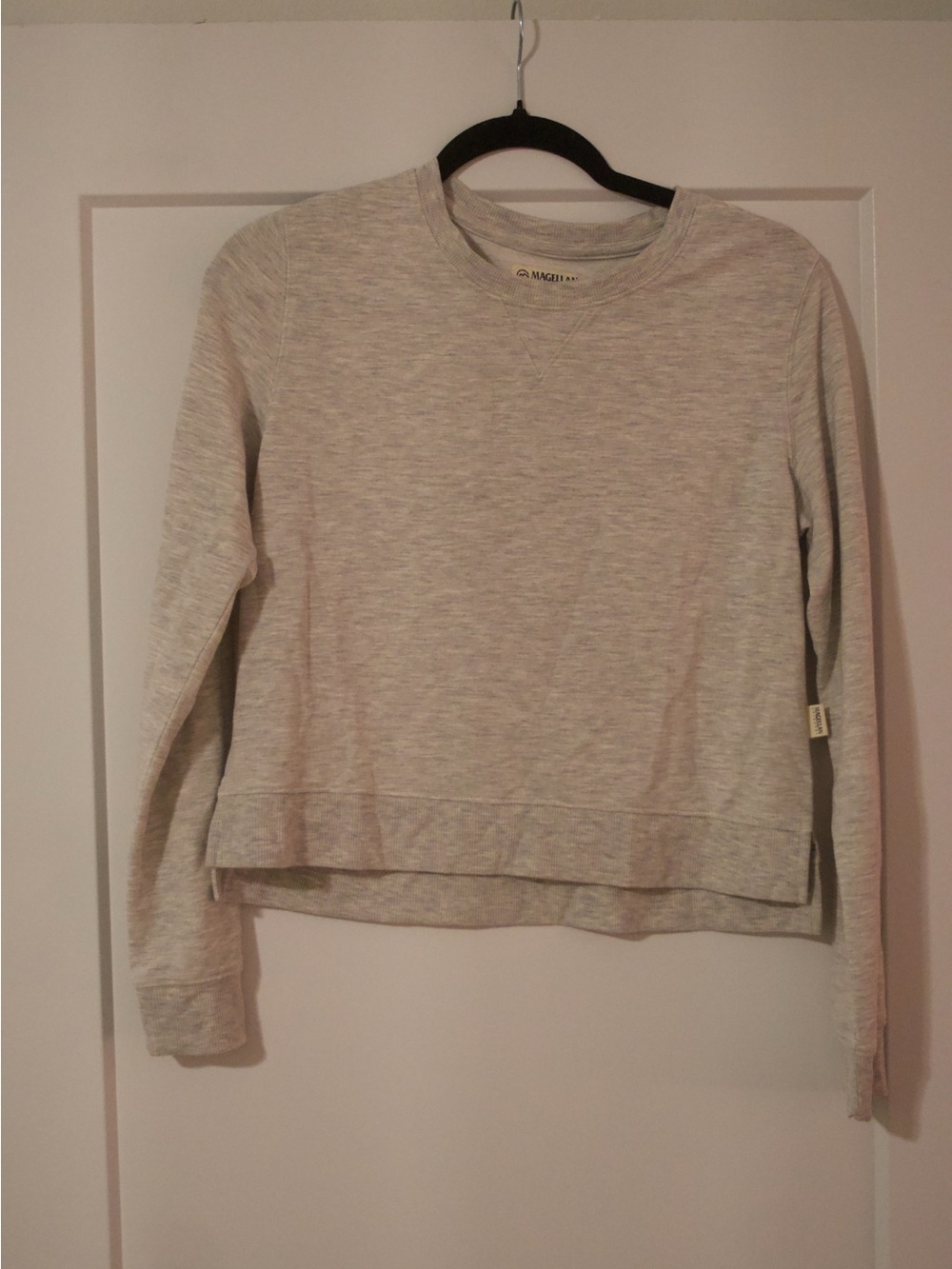 Magellan Outdoors Light Heather Gray Crewneck Sweatshirt